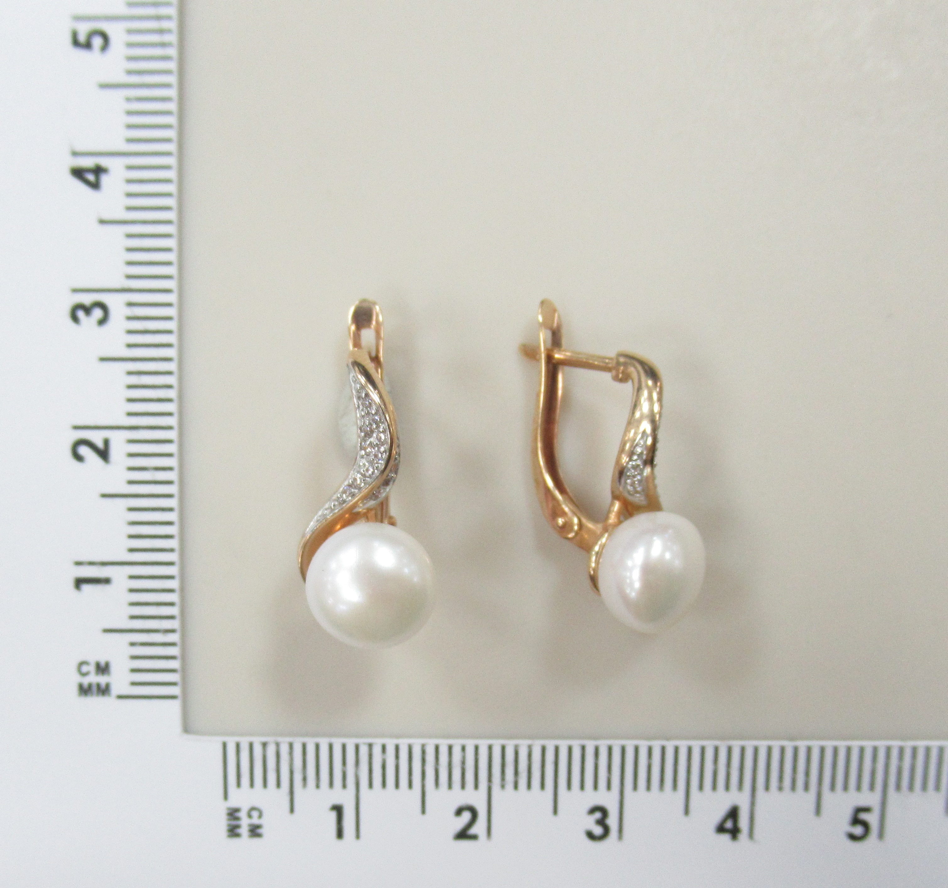 Серьги из золота с жемчугом